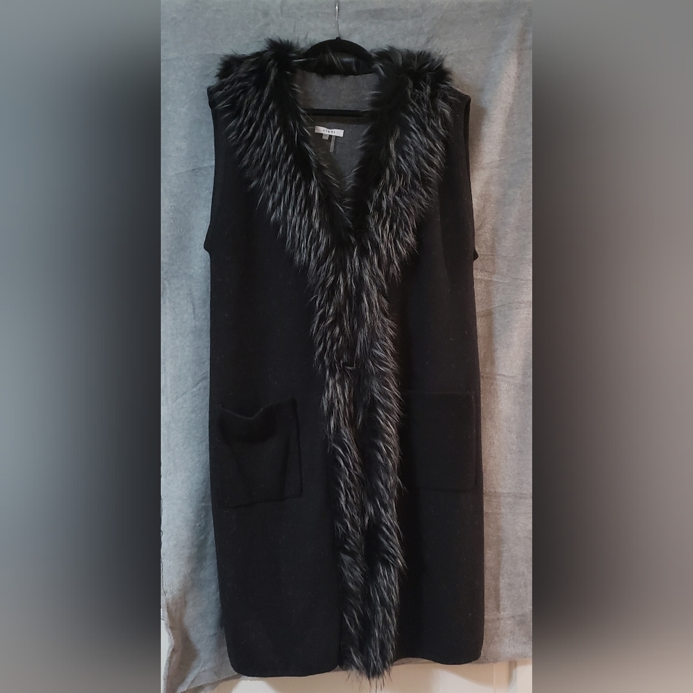 Sleeveless knee lenght vest/coat with fur, XL, grey